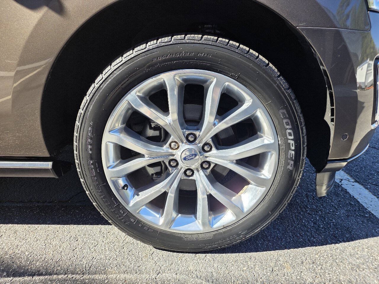 Used 2019 Ford Expedition Limited w/ Equipment Group 302A RWD image 21