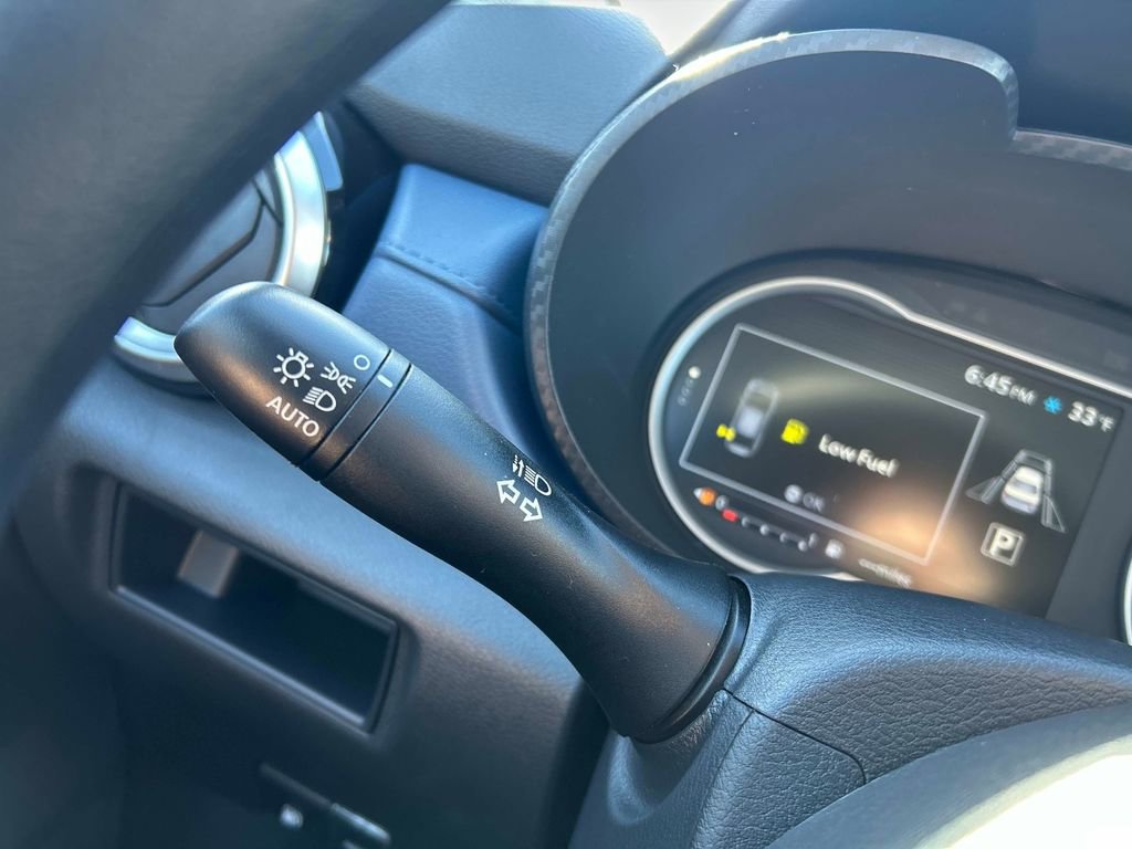 Used 2025 Nissan Versa SV w/ Trunk Package image 22