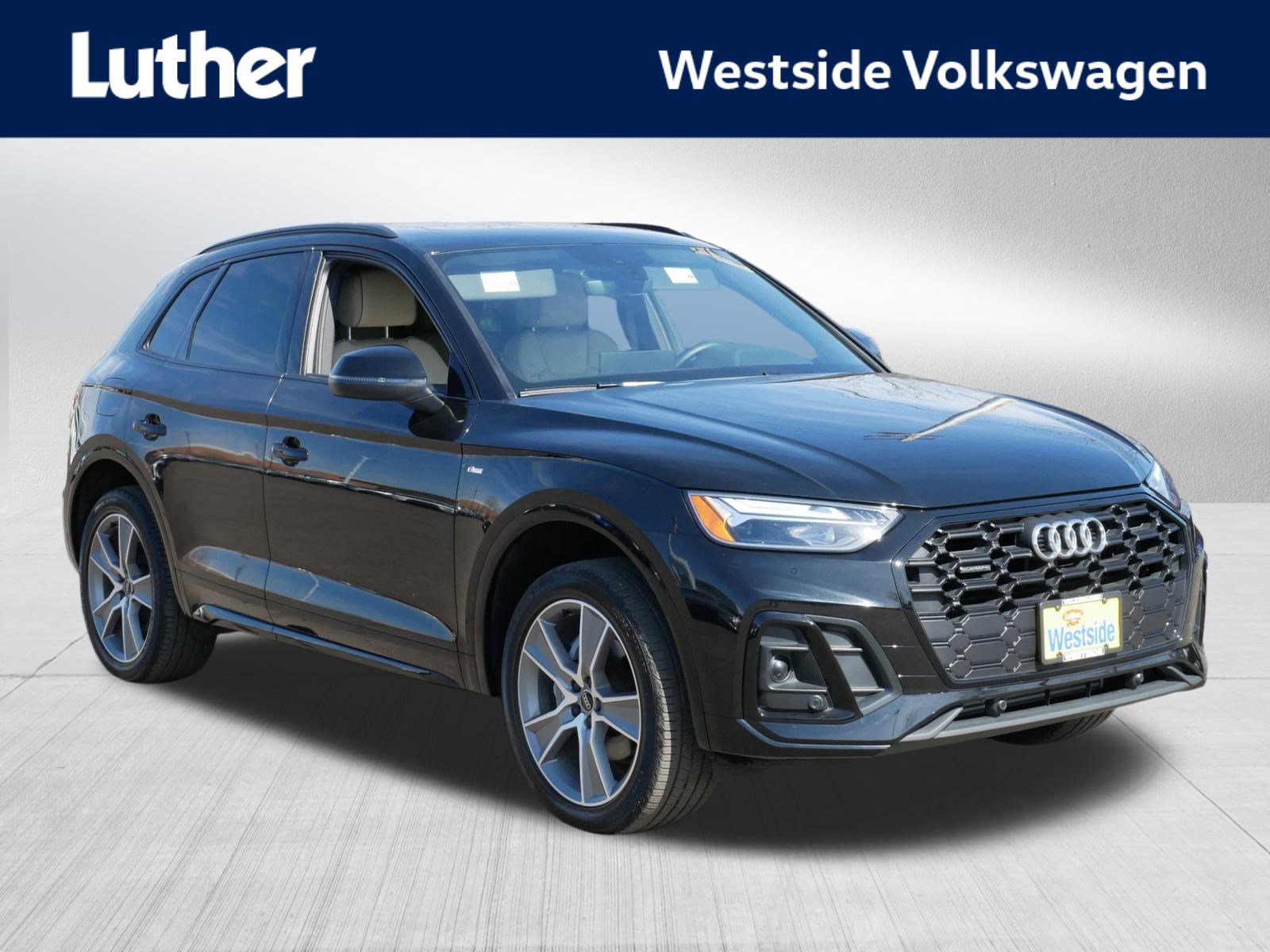 Used 2025 Audi Q5 2.0T Premium w/ Convenience Plus Package image 1