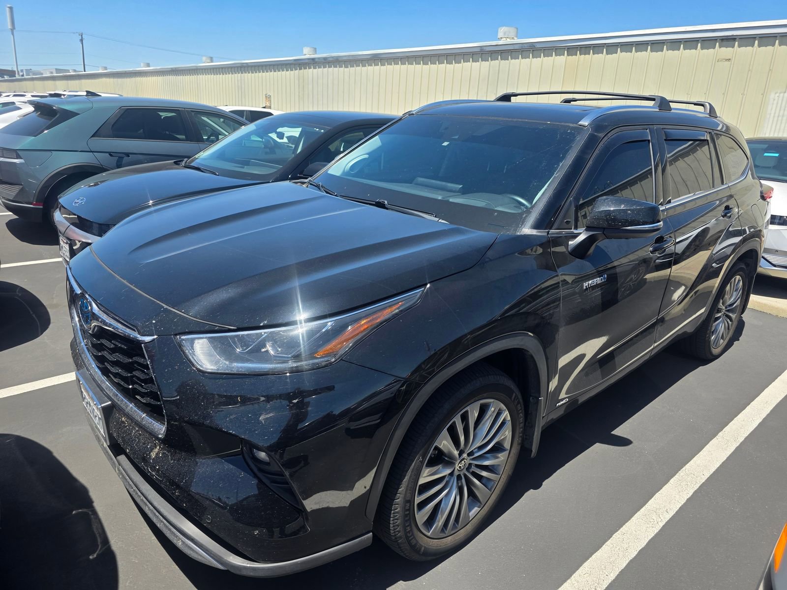 Used 2020 Toyota Highlander Platinum AWD/4WD image 2