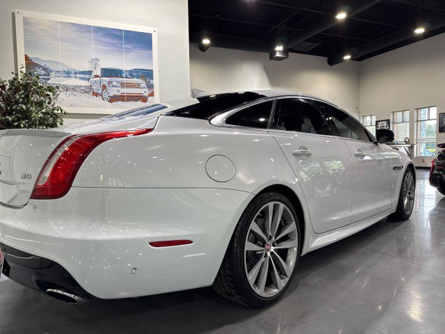 Used 2016 Jaguar XJ R-Sport RWD image 35