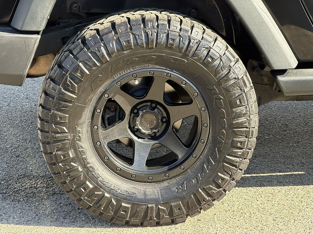 Used 2015 Jeep Wrangler Sport AWD/4WD image 29