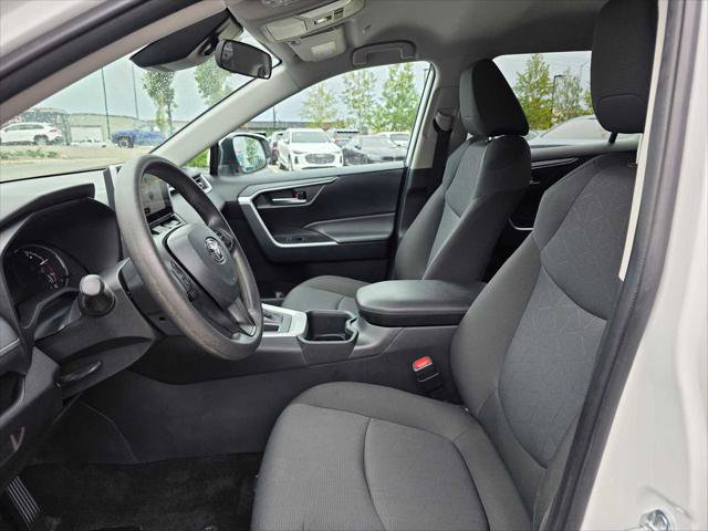 Used 2025 Toyota RAV4 XLE AWD/4WD image 20