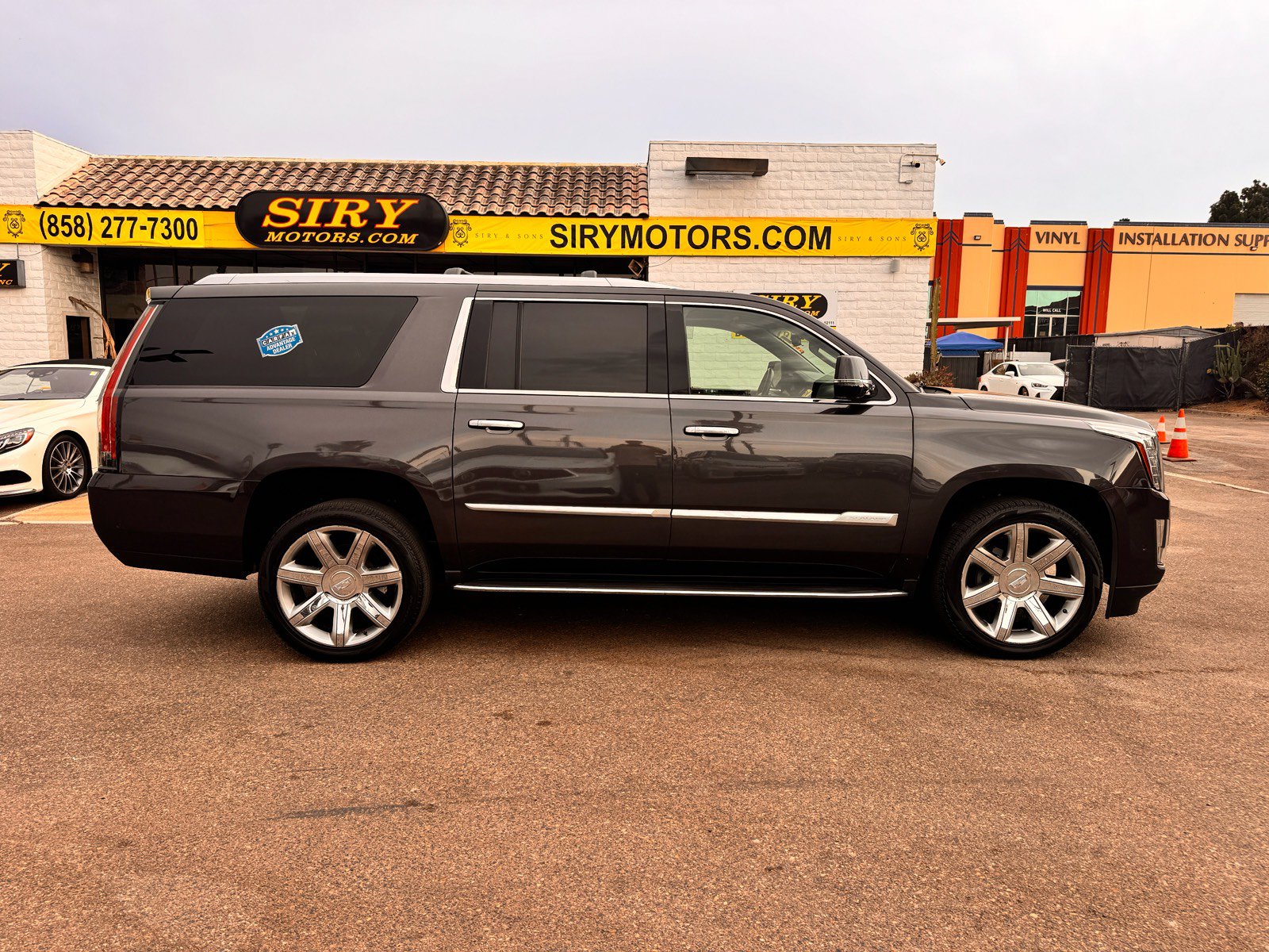 Used 2018 Cadillac Escalade ESV Luxury AWD/4WD image 8