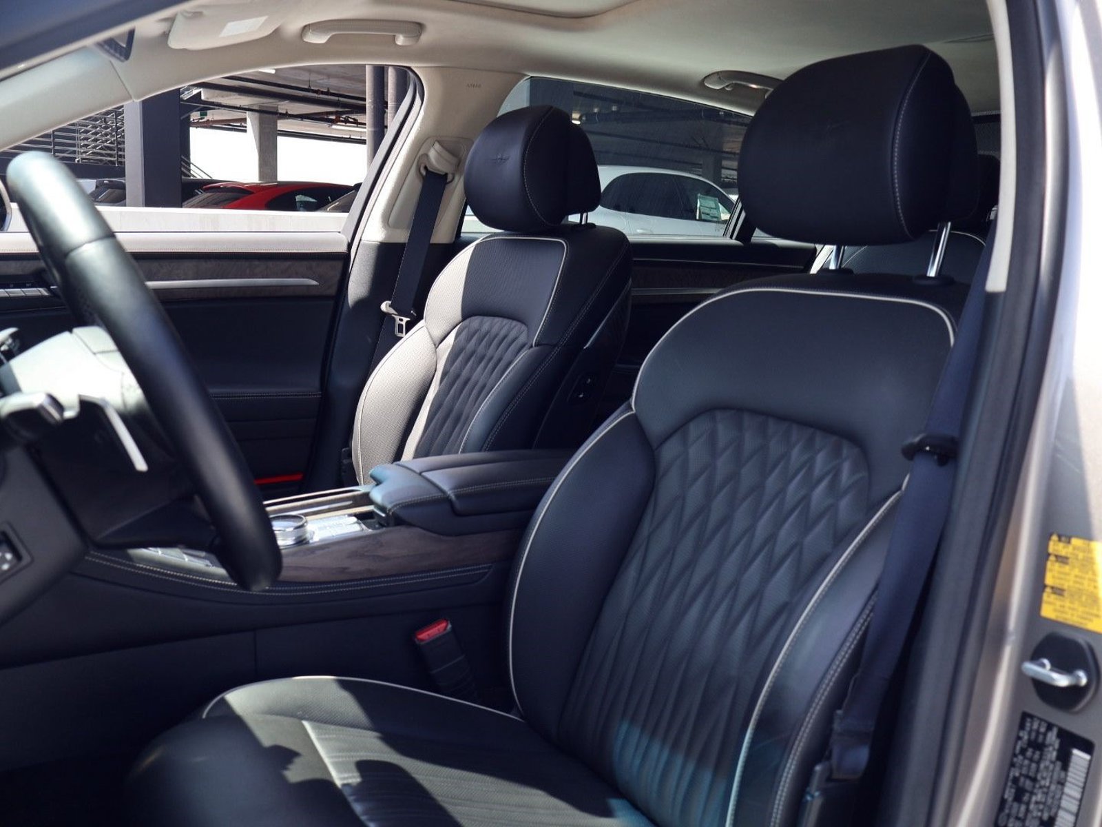 Used 2021 Genesis G90 3.3T Premium RWD image 5