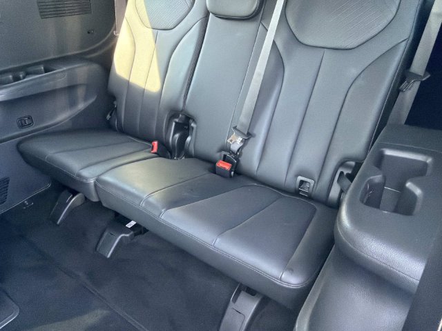 Used 2025 Hyundai Palisade SEL FWD image 17