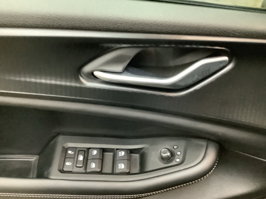 New 2025 Jeep Grand Cherokee L Altitude image 13