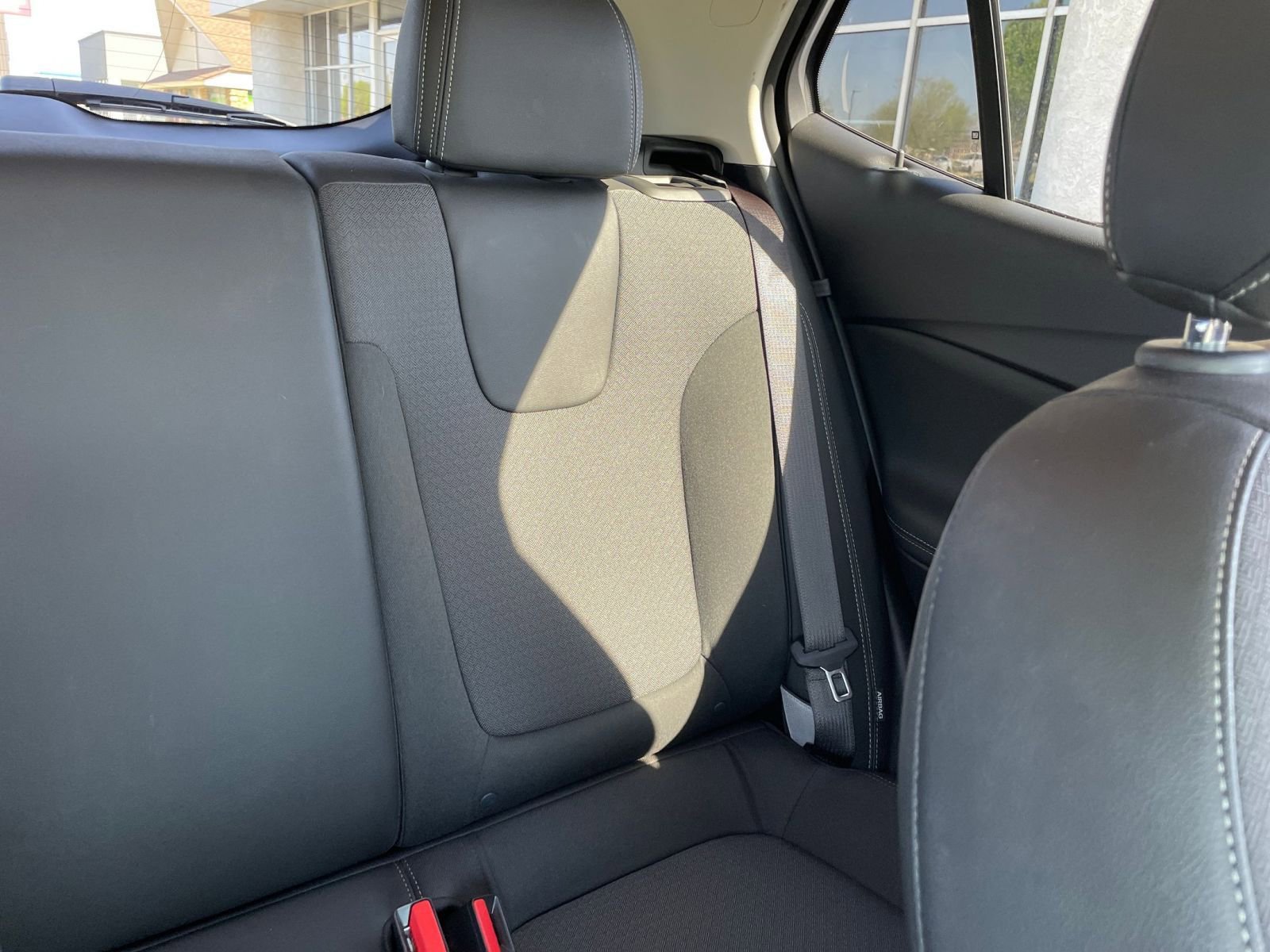 Used 2025 Buick Encore GX Preferred image 36