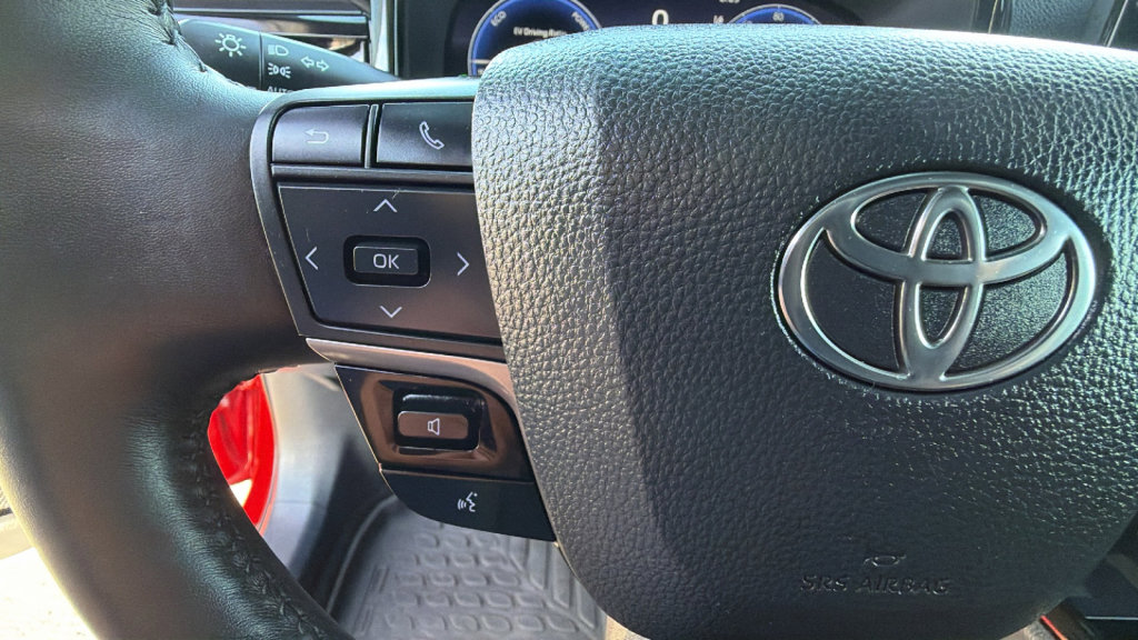 Used 2025 Toyota Camry XSE w/ Premium Package image 19