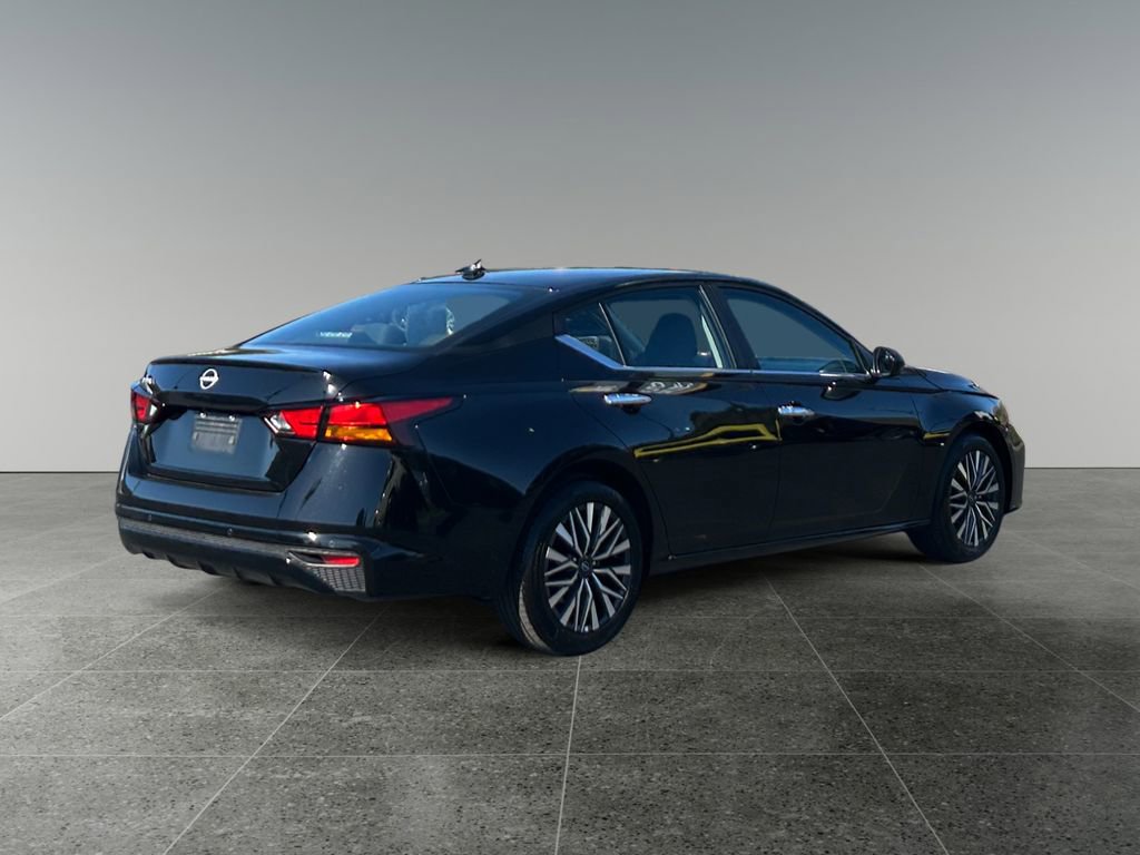 Used 2025 Nissan Altima 2.5 SV image 7