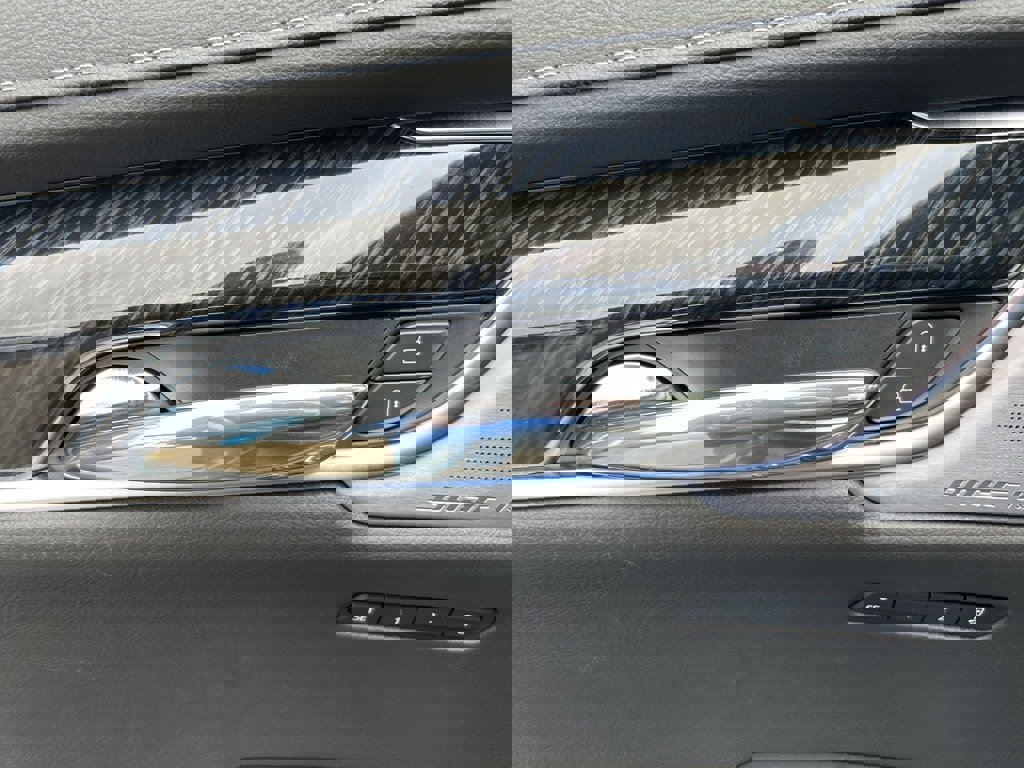 Used 2024 Cadillac XT6 Premium Luxury image 26