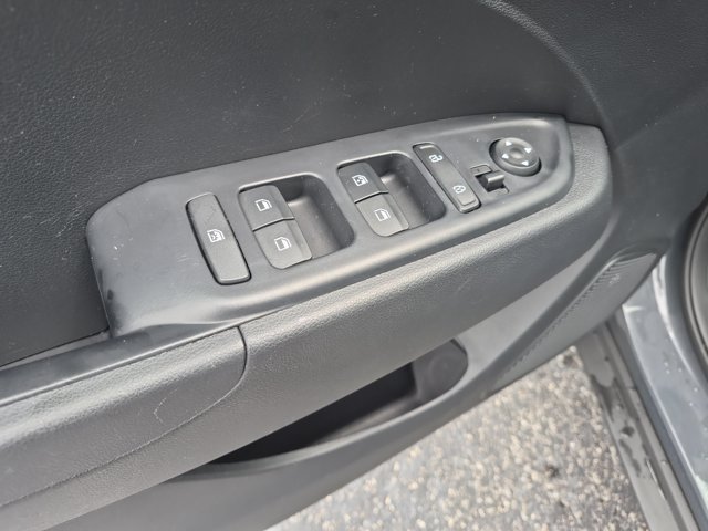 Used 2026 Hyundai Venue SEL FWD image 13