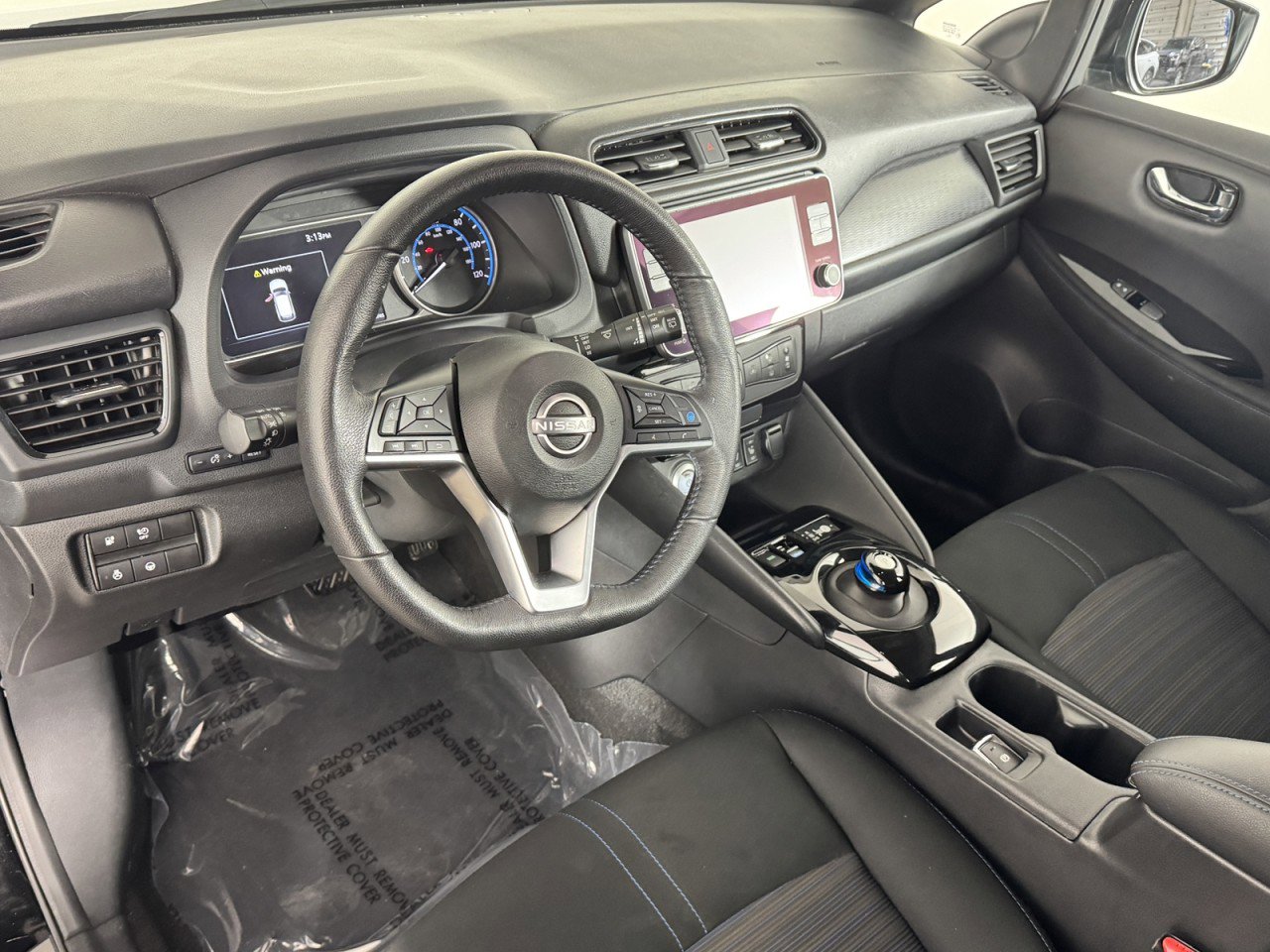 Used 2025 Nissan Leaf SV Plus image 12