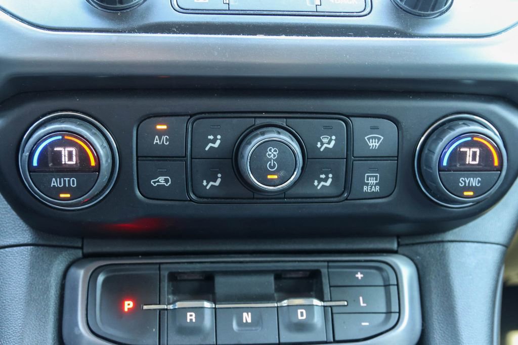 Used 2023 GMC Acadia AT4 w/ Technology Package image 17