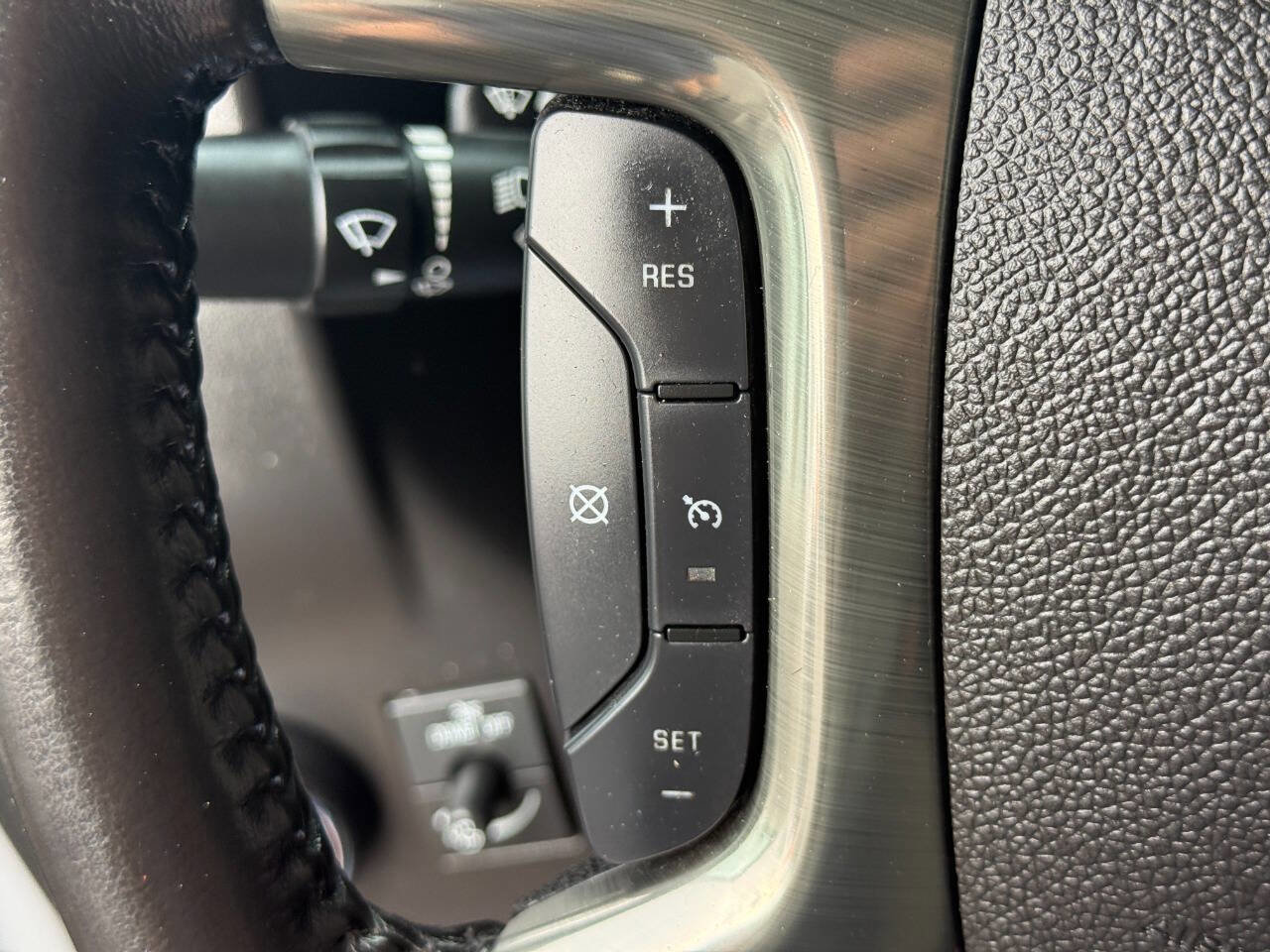 Used 2019 Chevrolet Express 3500 w/ Driver Convenience Package image 15