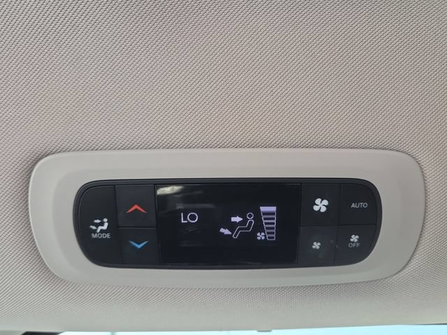 Used 2019 Chrysler Pacifica Touring-L FWD image 15