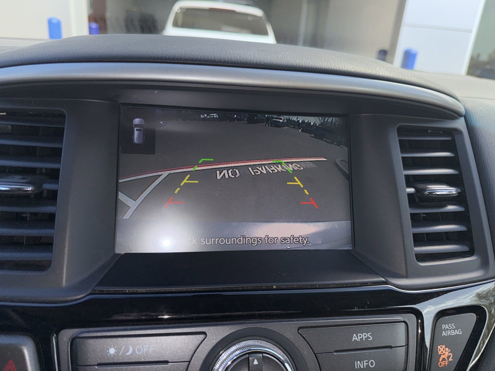 Used 2019 Nissan Pathfinder SV image 10