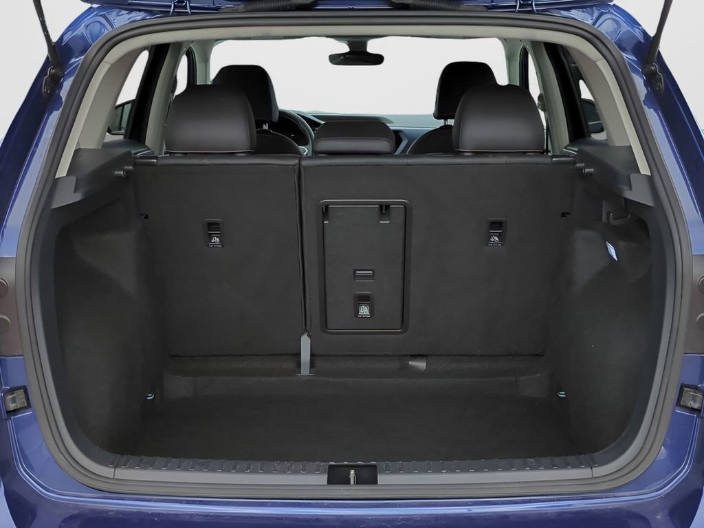 Used 2024 Volkswagen Taos SE image 13