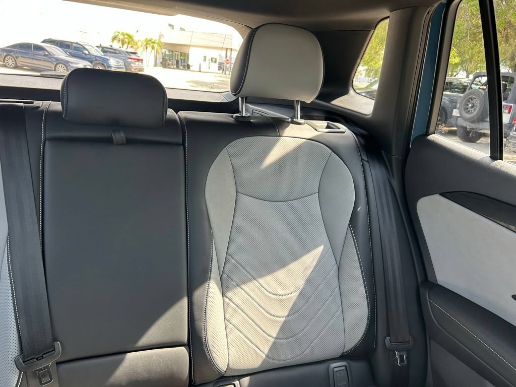 Certified 2025 Volkswagen Tiguan SE R-Line FWD image 18