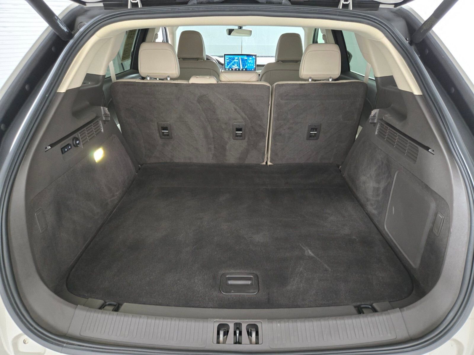 Certified 2022 Lincoln Nautilus AWD w/ Premium Package image 15