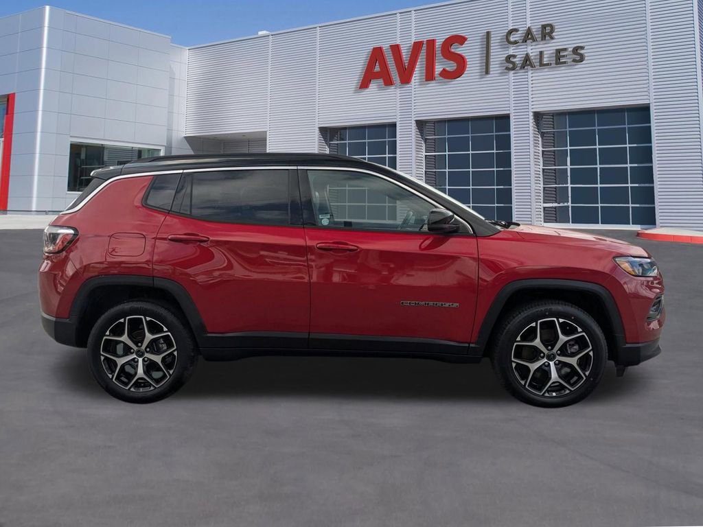 Used 2025 Jeep Compass Limited image 5