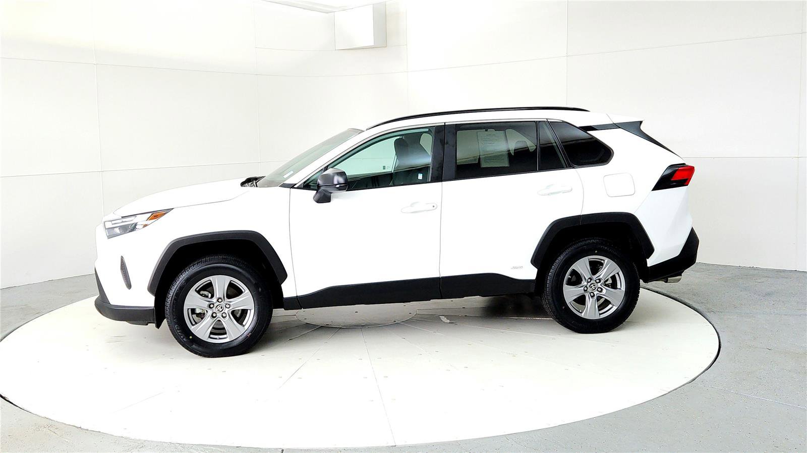 Certified 2024 Toyota RAV4 LE AWD/4WD image 3