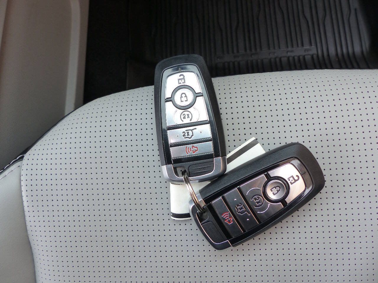 Used 2026 Ford Escape Platinum AWD/4WD image 46