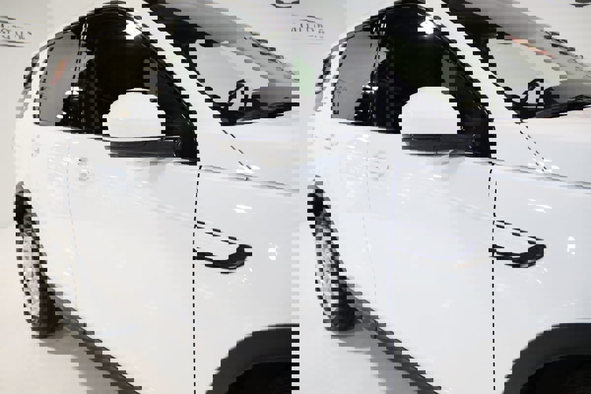 Used 2020 Land Rover Discovery Sport S image 25