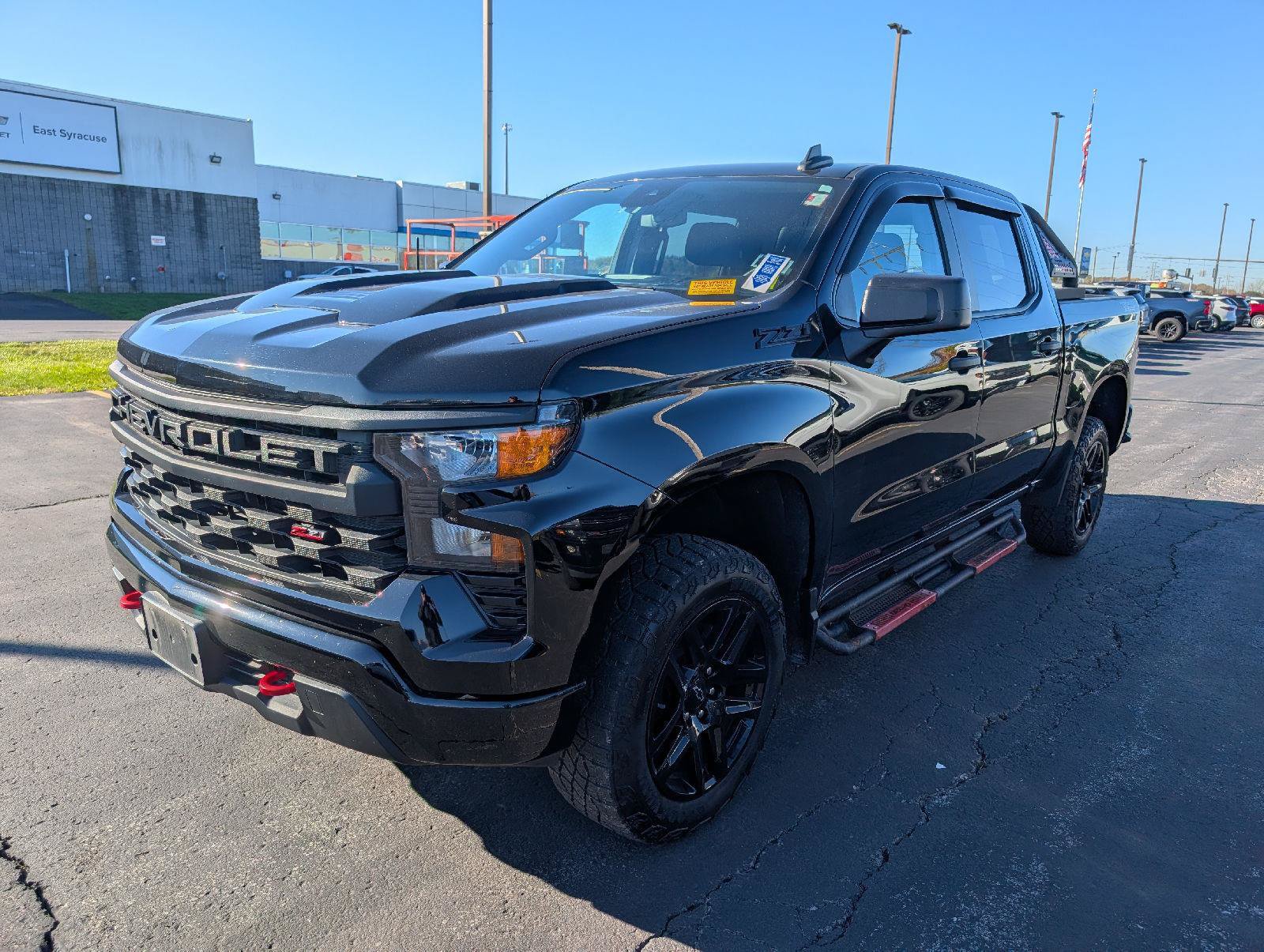 Used 2023 Chevrolet Silverado 1500 Custom Trail Boss w/ LPO, Dark Essentials Package AWD/4WD image 4