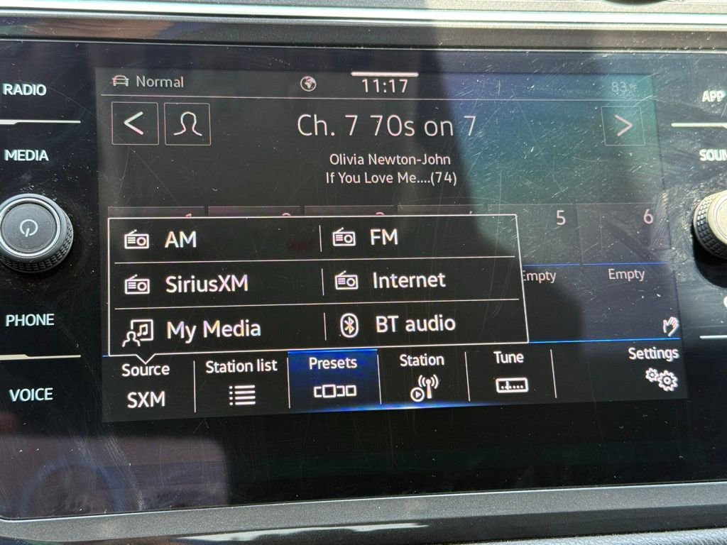 Used 2023 Volkswagen Tiguan SE AWD/4WD image 18