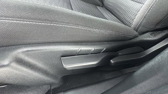 Used 2025 Chevrolet Equinox LT AWD/4WD image 11