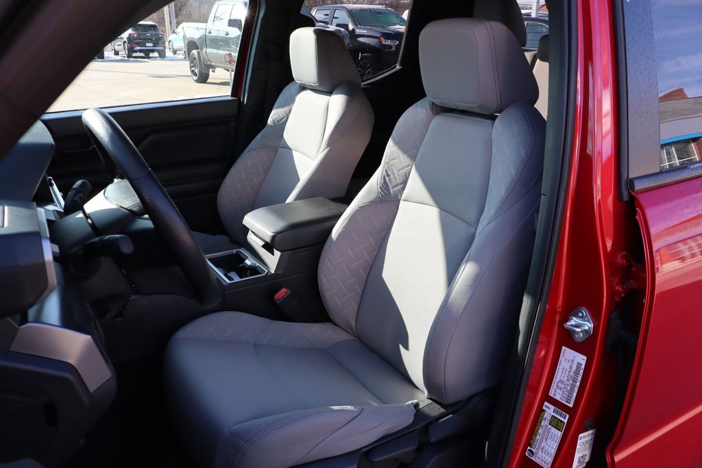 Used 2025 Toyota Tacoma TRD Sport image 9