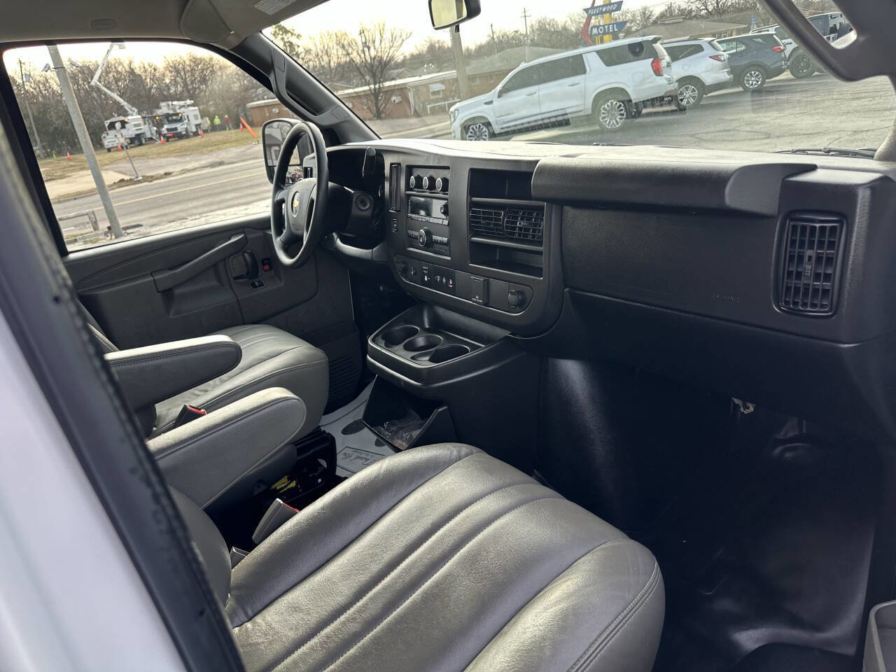 Used 2020 Chevrolet Express 2500 w/ Enhanced Convenience Package image 14