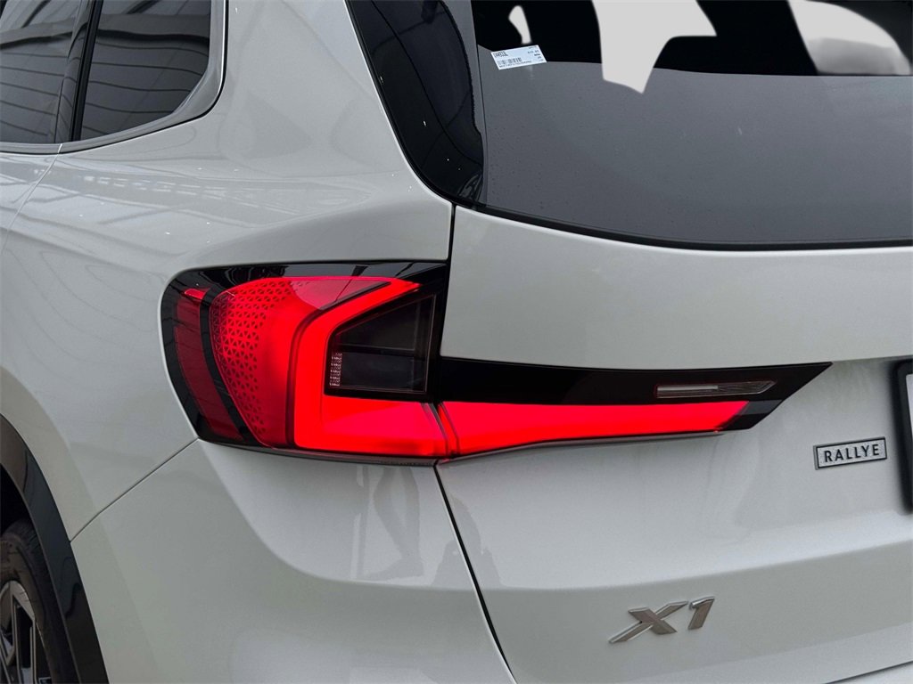 Certified 2025 BMW X1 xDrive28i w/ Technology Package image 10