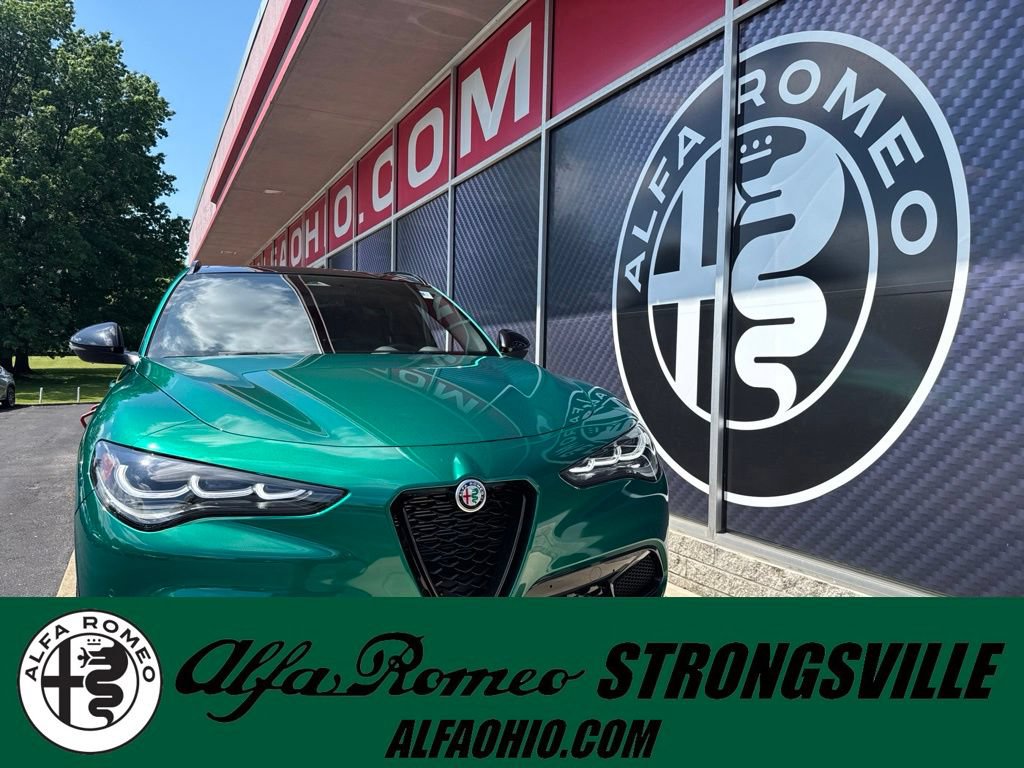 New 2025 Alfa Romeo Stelvio Sprint