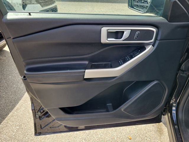 Used 2022 Ford Explorer XLT w/ Equipment Group 202A image 10