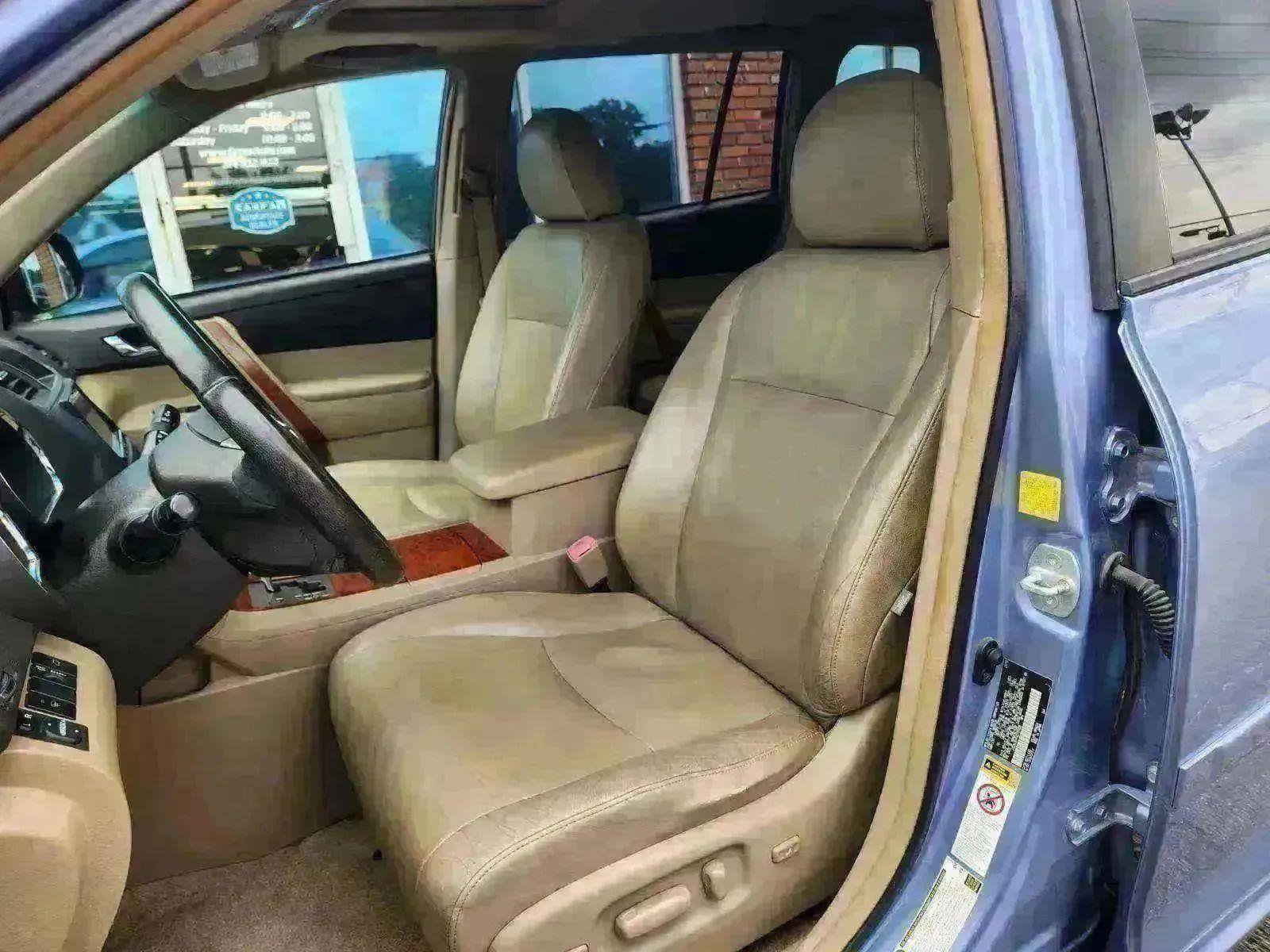 Used 2010 Toyota Highlander Limited image 30