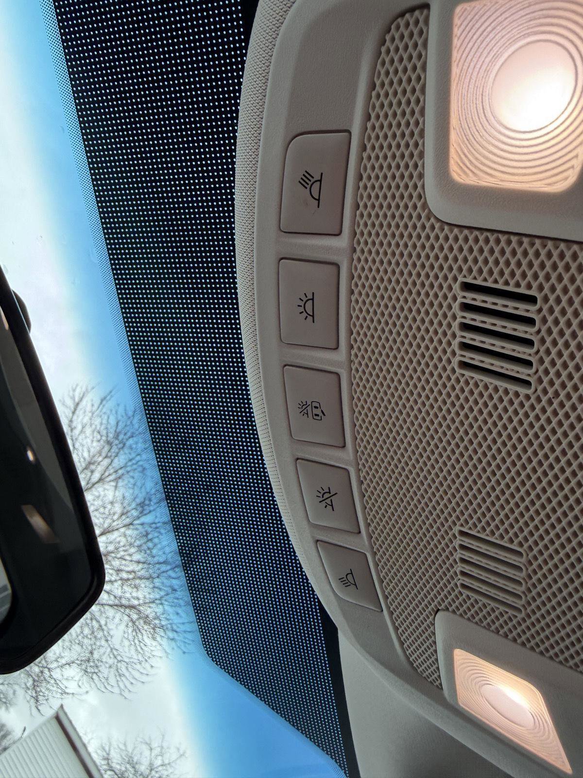 Used 2017 Ford Edge SE image 17