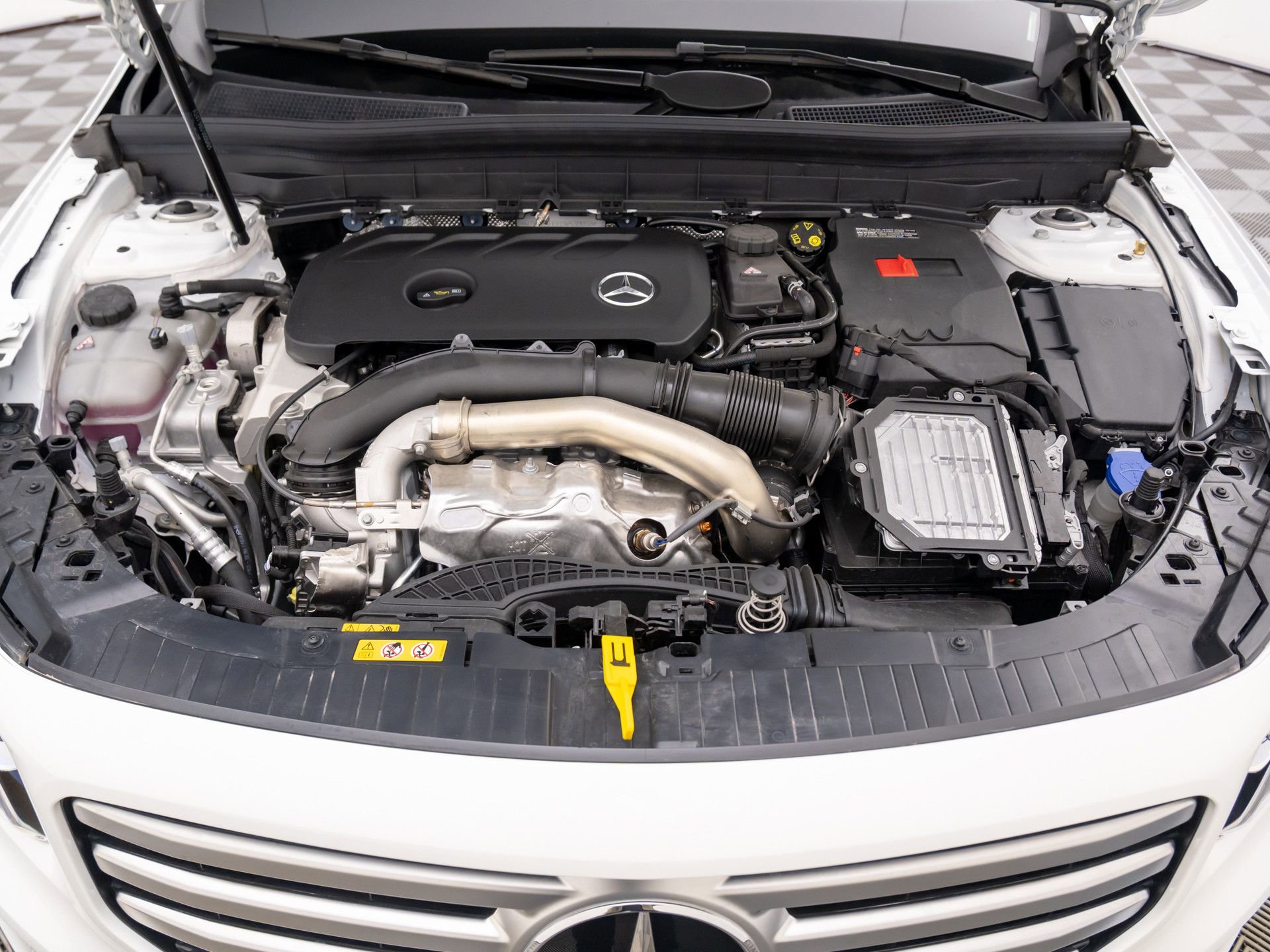 Certified 2025 Mercedes-Benz GLB 250 4MATIC image 28