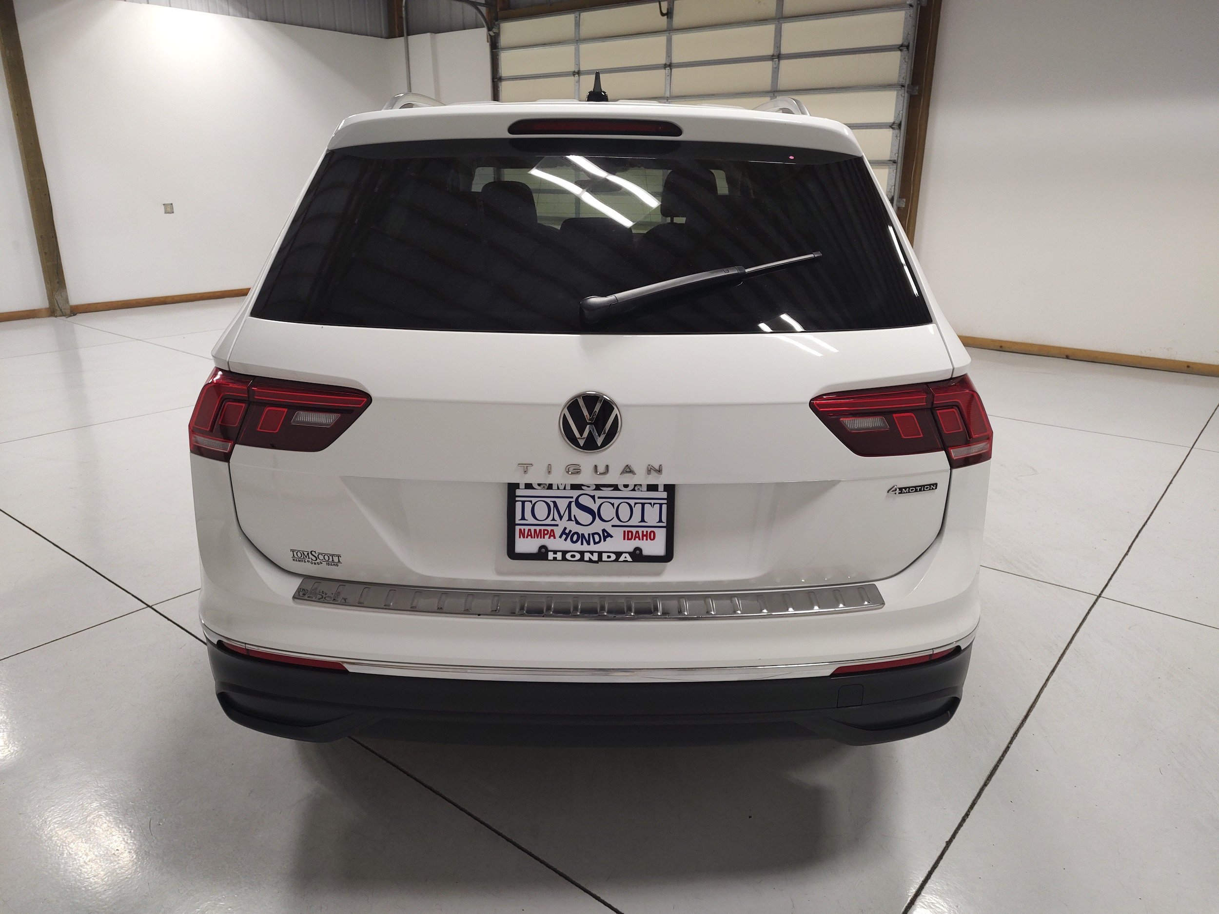 Used 2024 Volkswagen Tiguan Wolfsburg Edition AWD/4WD image 11