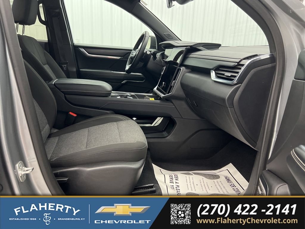 Used 2025 GMC Acadia Elevation AWD/4WD image 14