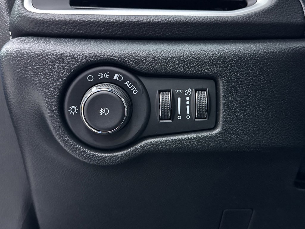 New 2026 Chrysler Pacifica Select w/ S Appearance Package image 30