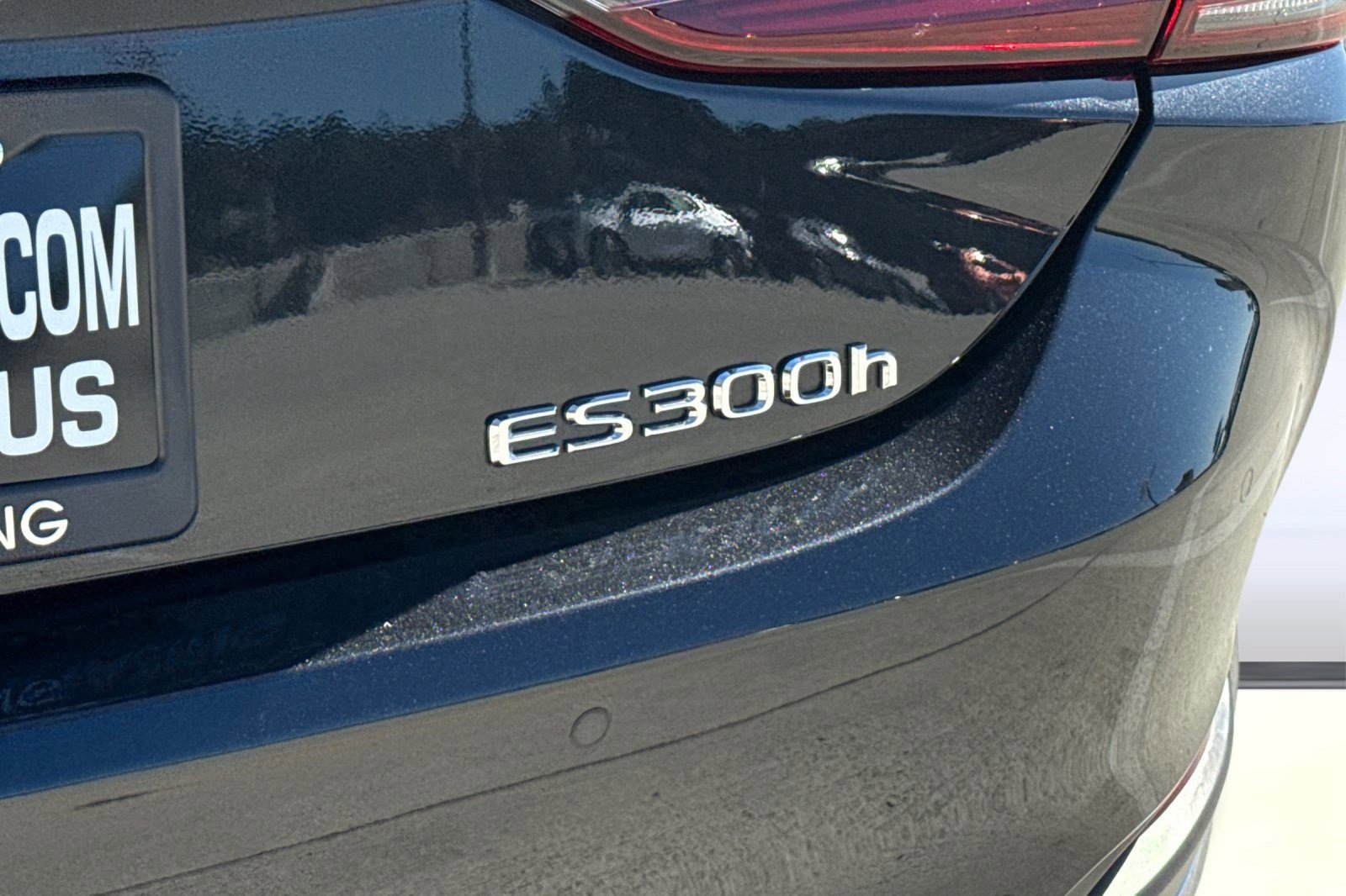 Used 2025 Lexus ES 300h w/ Luxury Package image 23