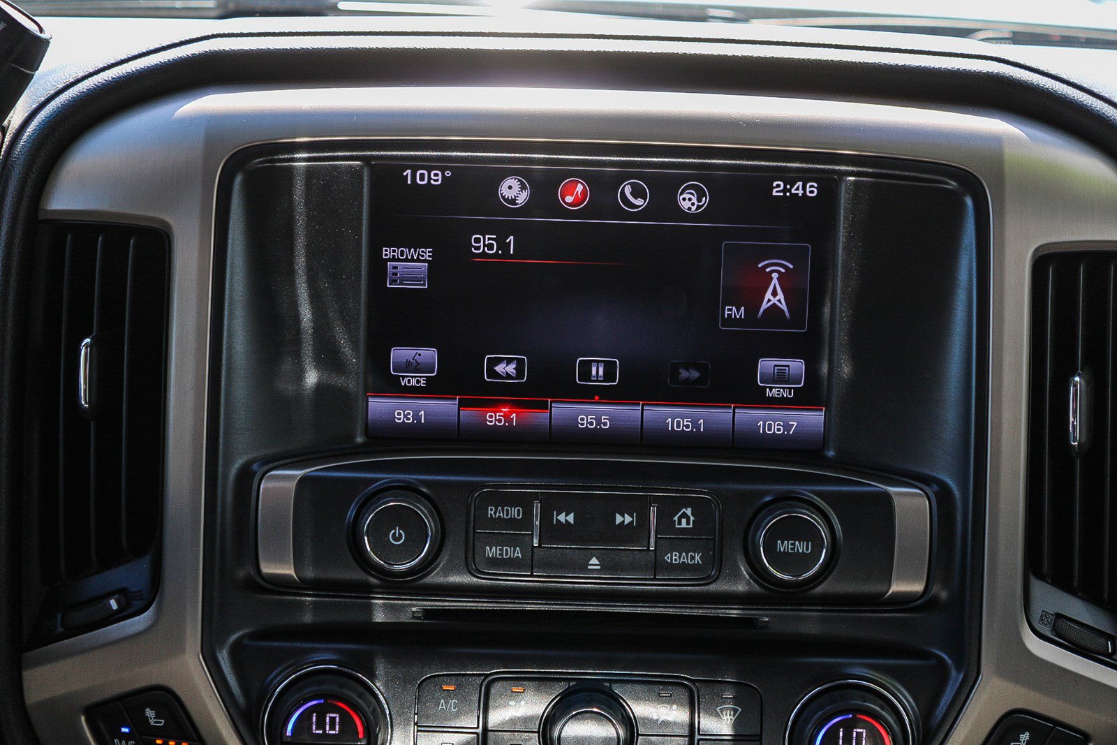 Used 2015 GMC Sierra 2500 Denali w/ Duramax Plus Package AWD/4WD image 16