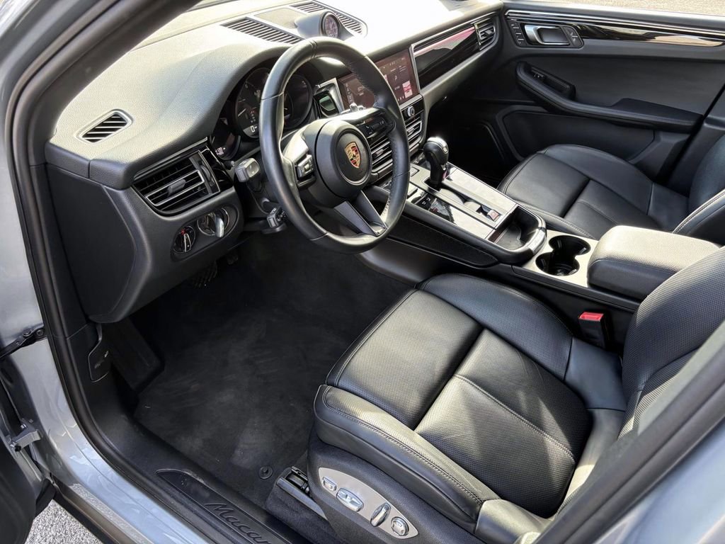 Certified 2024 Porsche Macan image 19