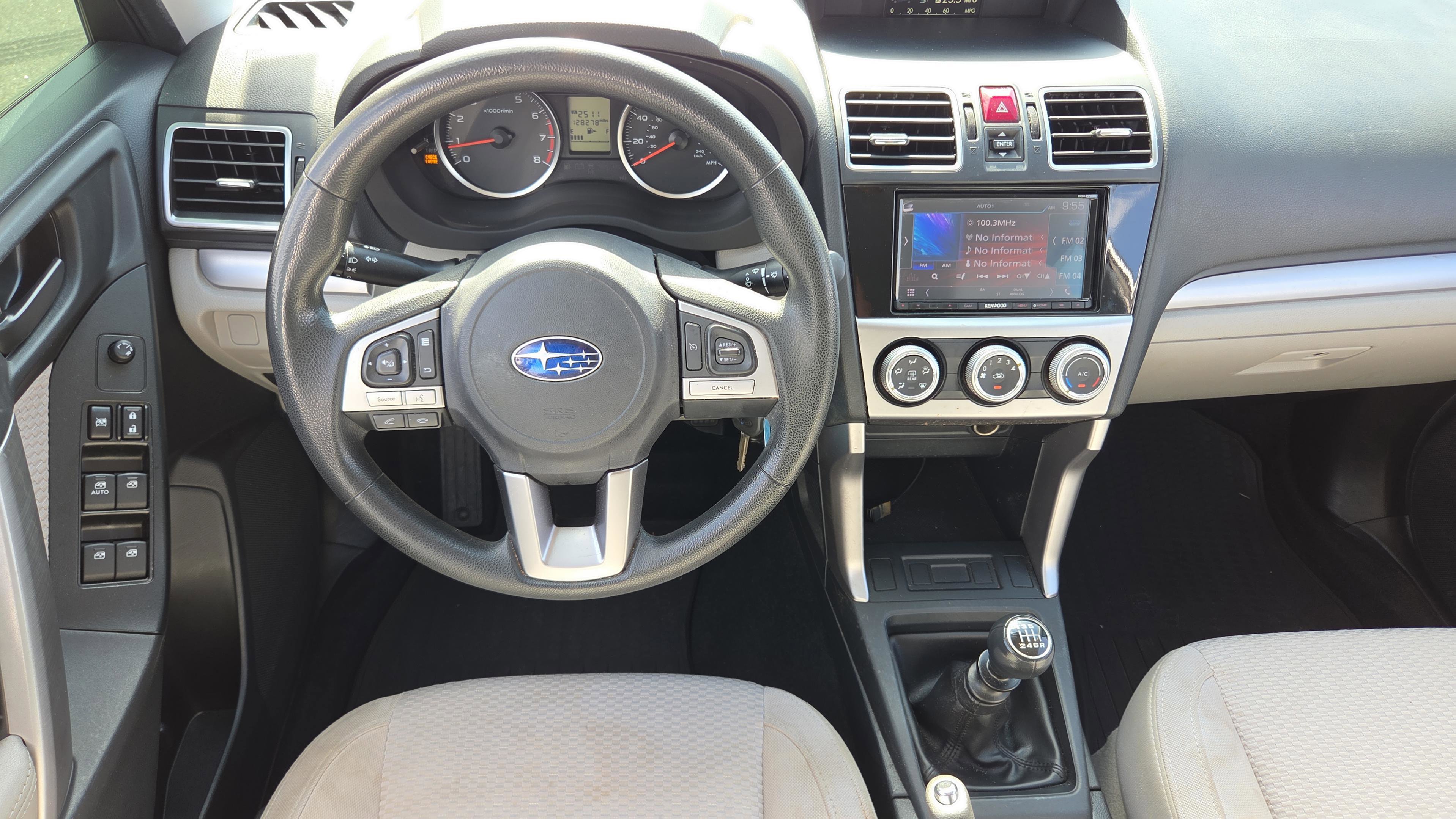 Used 2017 Subaru Forester 2.5i AWD/4WD image 11