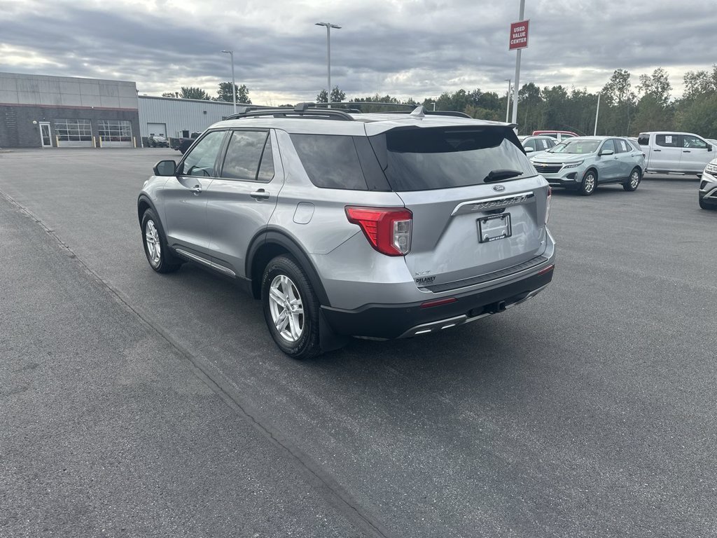 Used 2020 Ford Explorer XLT w/ Equipment Group 202A AWD/4WD image 6