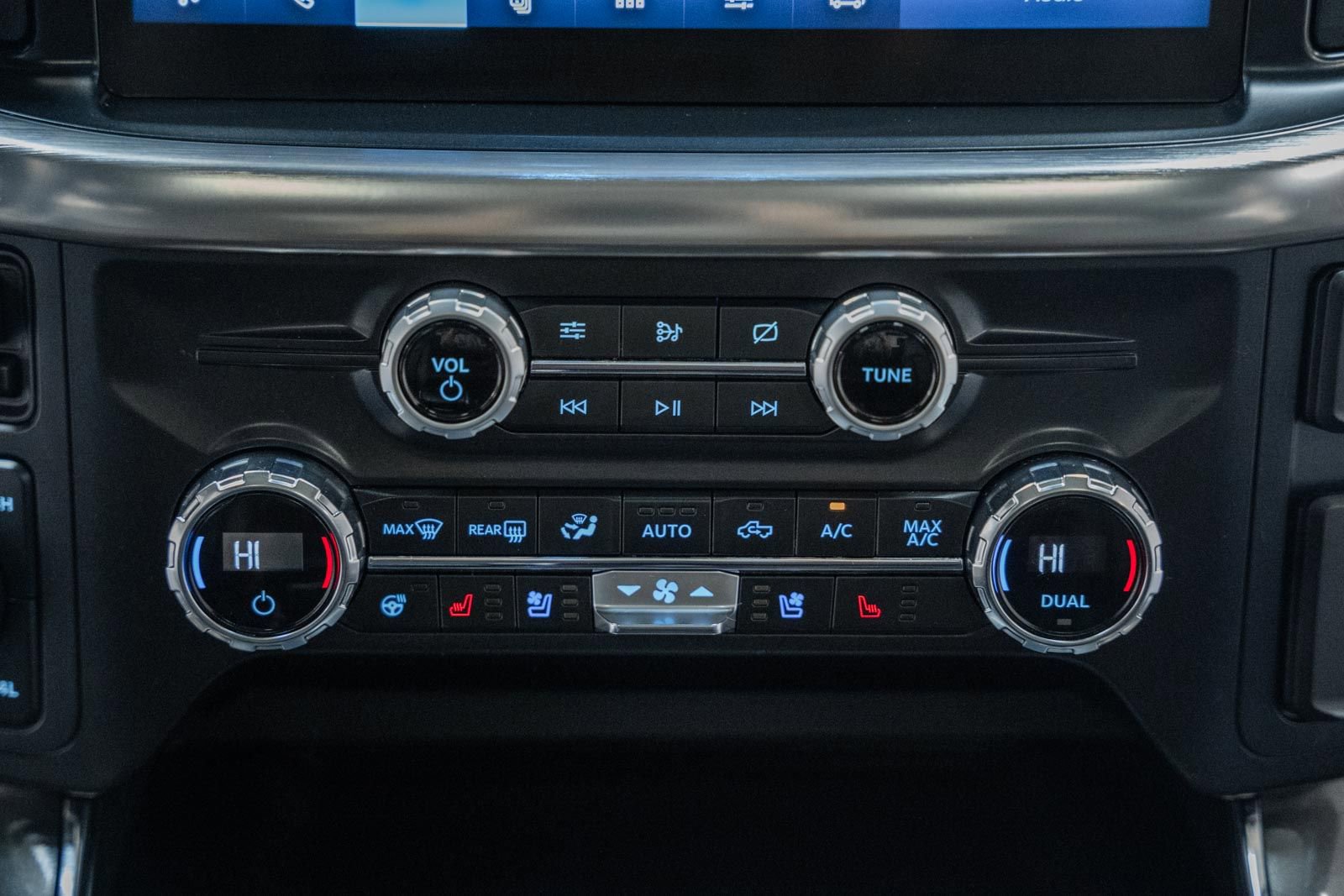 Certified 2021 Ford F150 Lariat w/ Equipment Group 502A High image 31