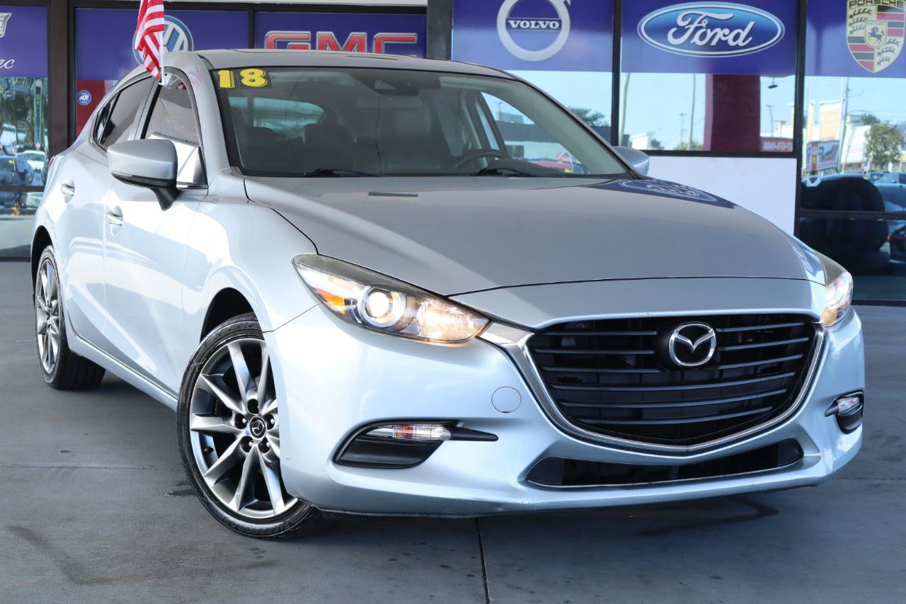 Used 2018 MAZDA MAZDA3 Touring FWD image 2