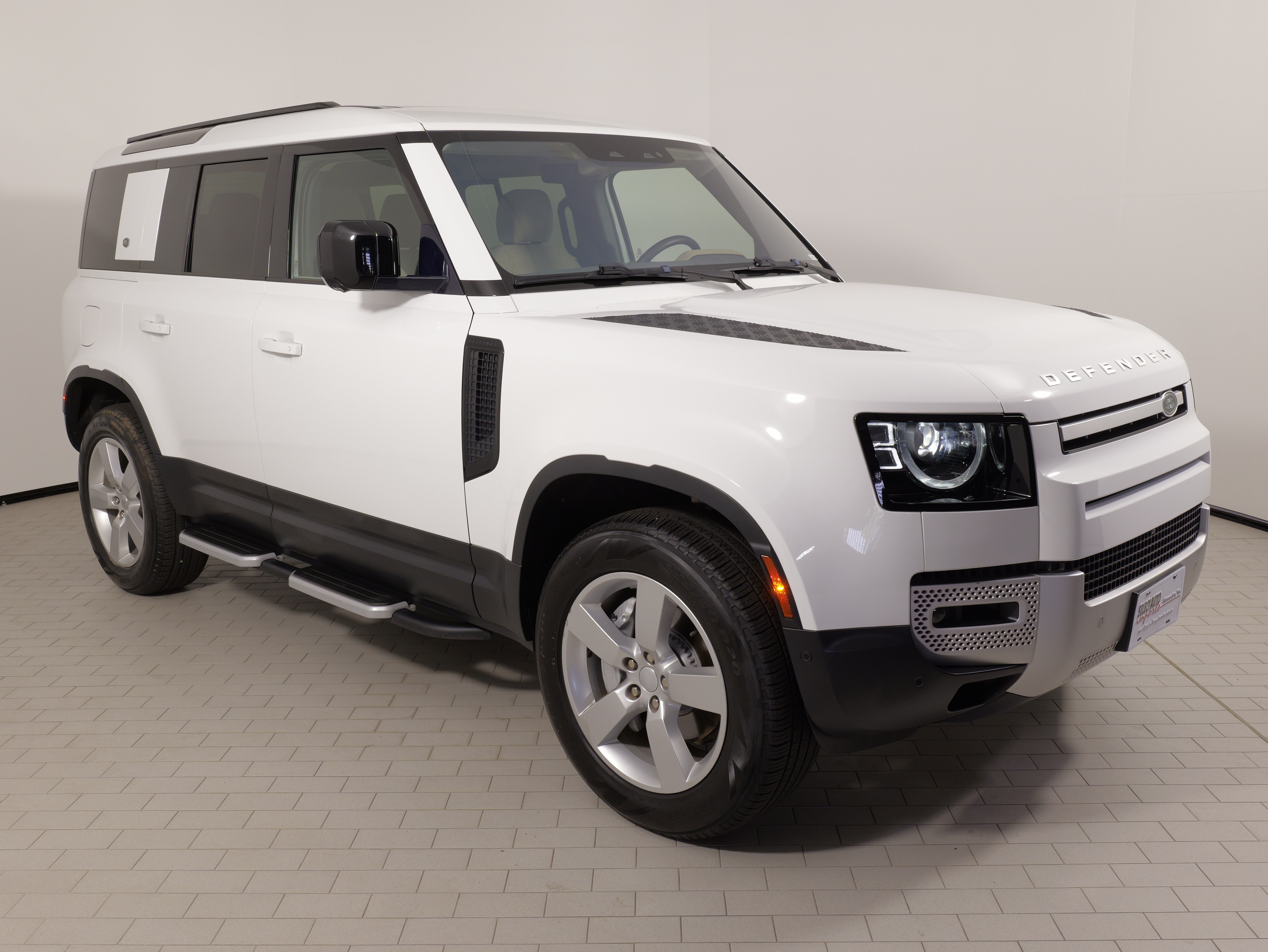 Used 2022 Land Rover Defender 110 SE AWD/4WD image 7